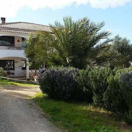 Perla Bed and Breakfast 3*
