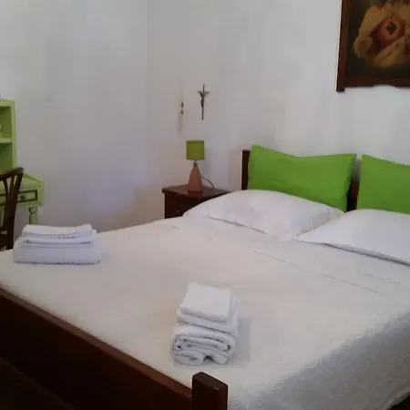 Alojamento de Acomodação e Pequeno-almoço Perla